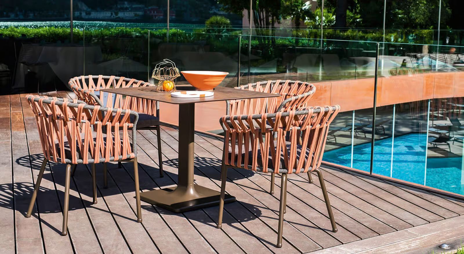 Varaschin Plinto Mesa Bistró 90x90 Metal Bronze